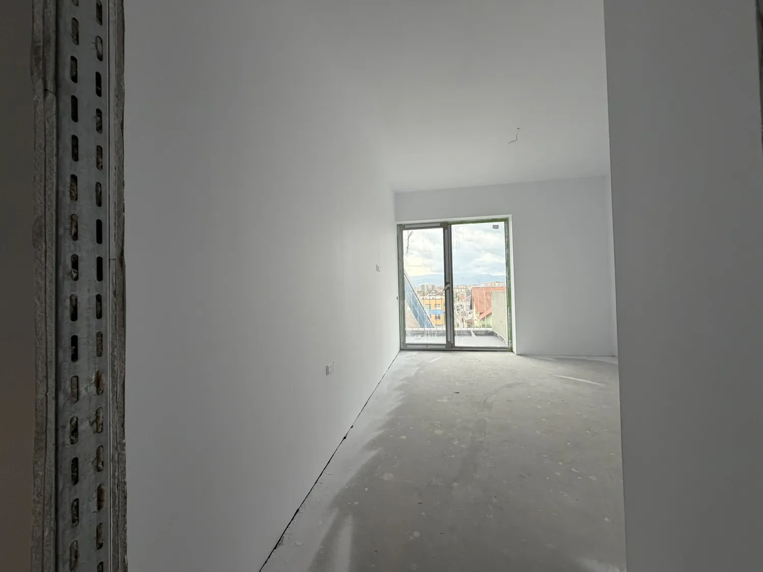 Novarion — Lake Home Residence — După 4